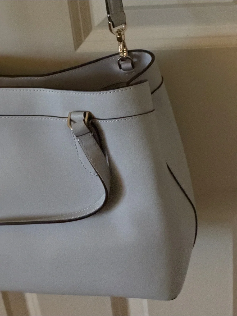 Kate Spade Women's Classic Light Gray Crossbody Bag EUC
